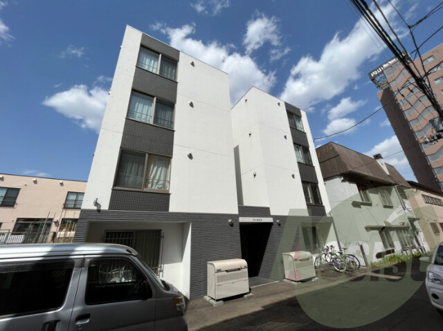 ING南8条の外観