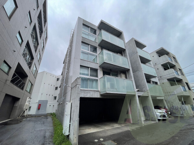 アストリア宮の森の外観