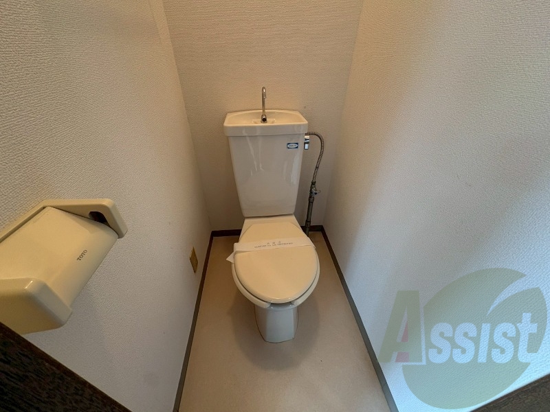 こちらはトイレです。清潔感があり、安心して使用できます。 こちらはトイレです。清潔感があり、安心して使用できます。