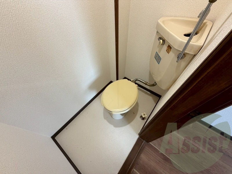 こちらはトイレです。清潔感があり、安心して使用できます。 こちらはトイレです。清潔感があり、安心して使用できます。