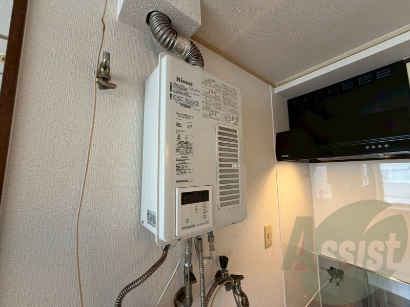 給湯器は簡単操作で温度調整ができますよ。 給湯器は簡単操作で温度調整ができますよ。
