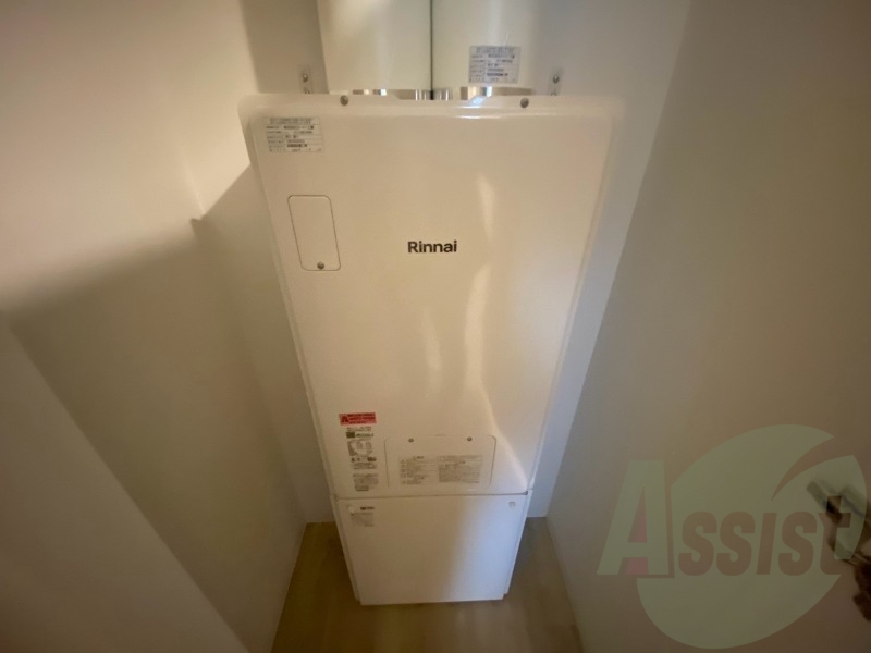 木目のフローリングは落ち着きのある印象のお部屋になりますね。 木目のフローリングは落ち着きのある印象のお部屋になりますね。