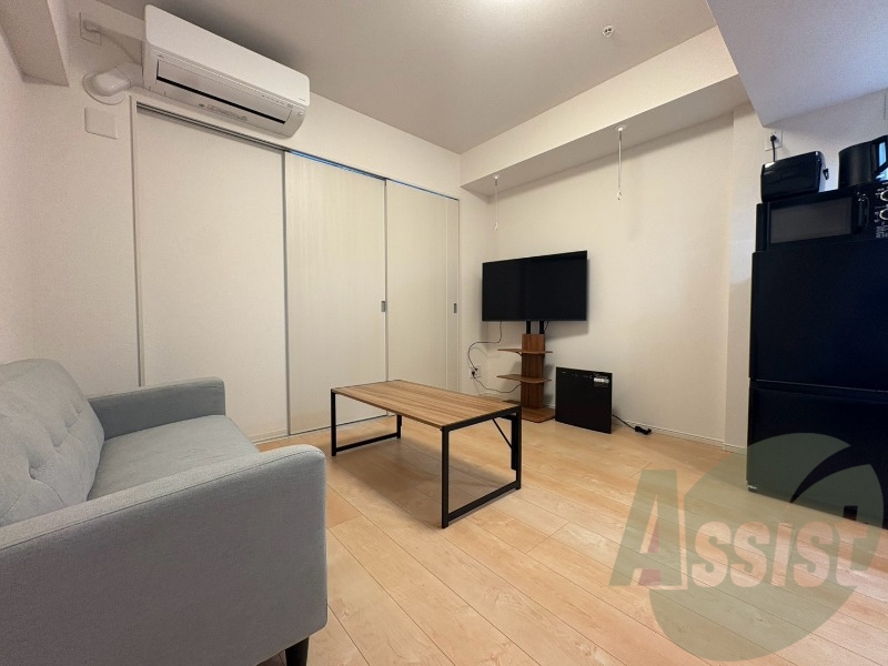 木目のフローリングは落ち着きのある印象のお部屋になりますね。 木目のフローリングは落ち着きのある印象のお部屋になりますね。