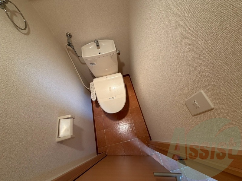 こちらはトイレです。清潔感があり、安心して使用できます。 こちらはトイレです。清潔感があり、安心して使用できます。