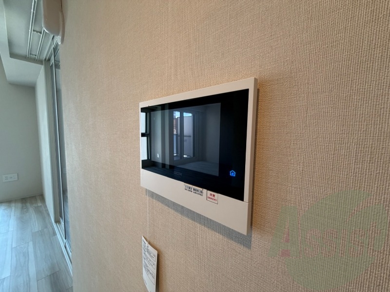 TVモニター付インターホンです。来客者の顔が見えるので安心! TVモニター付インターホンです。来客者の顔が見えるので安心!