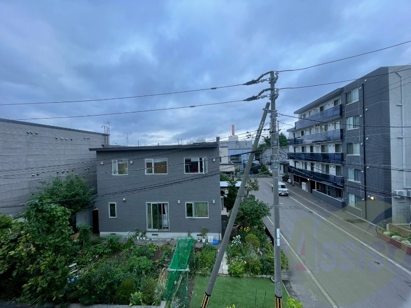 眺望です。建物はありますが風通しは良さそうです。 眺望です。建物はありますが風通しは良さそうです。