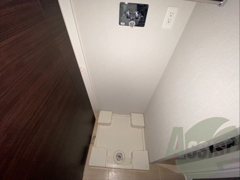 洗濯機置場は室内にあるのでもちろんいつでも洗濯できます。 洗濯機置場は室内にあるのでもちろんいつでも洗濯できます。
