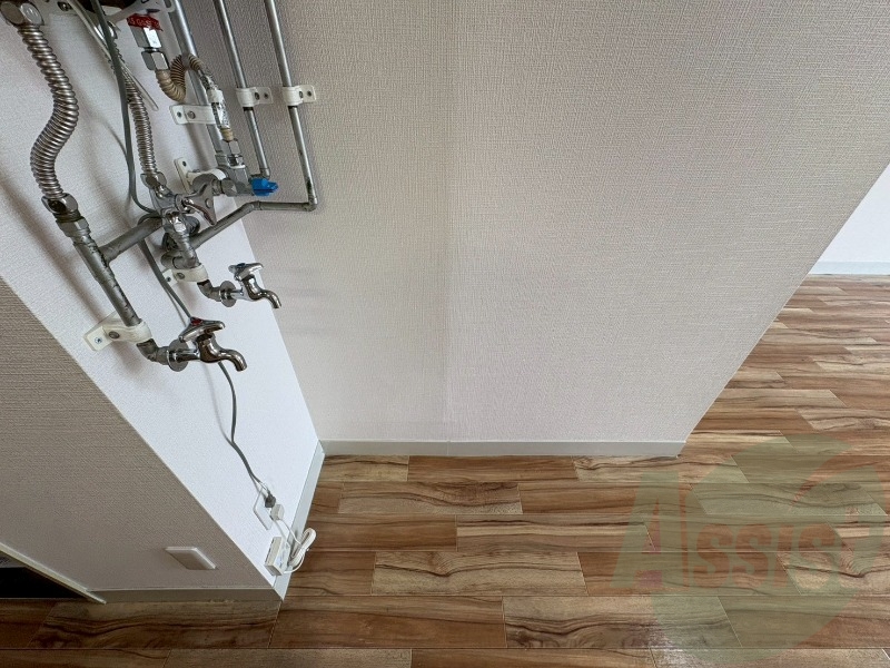 もちろん洗濯機置場は室内にあるので、いつでも洗濯できますよ~ もちろん洗濯機置場は室内にあるので、いつでも洗濯できますよ~