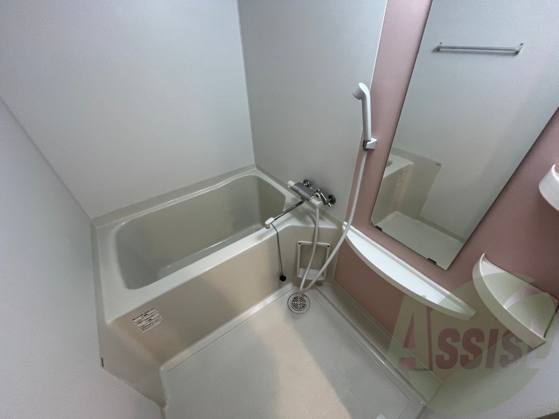 疲れを癒すには湯船でゆっくりするのが良いですよ。 疲れを癒すには湯船でゆっくりするのが良いですよ。