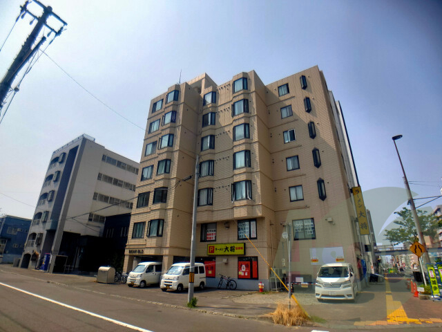 SERAMBLD北大通の外観
