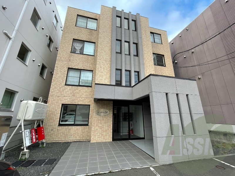 ジュネス24の外観