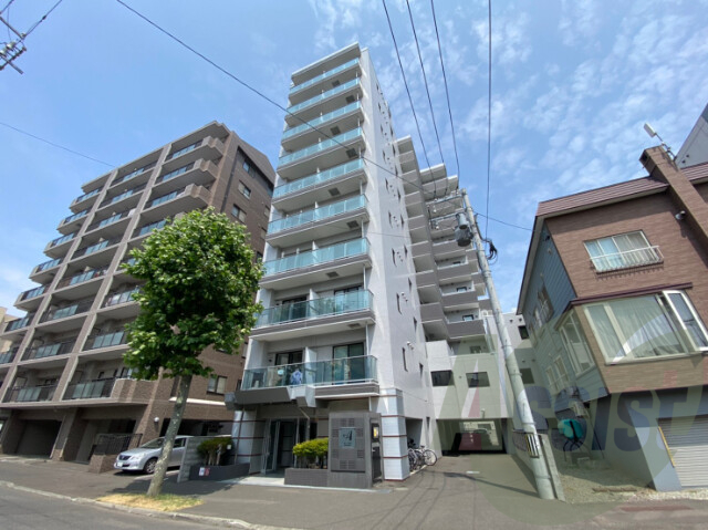 アストリア北大前の外観