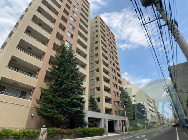 クレステージS6W12タワーの外観