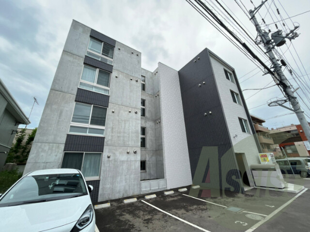 FROM　SEQUENCEの外観