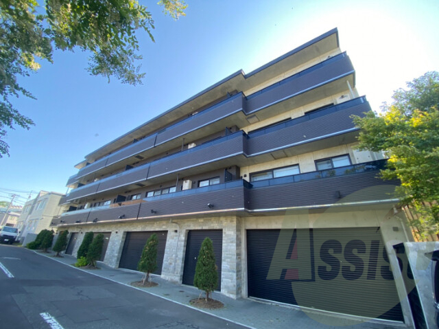 S-RESIDENCE宮の森の外観