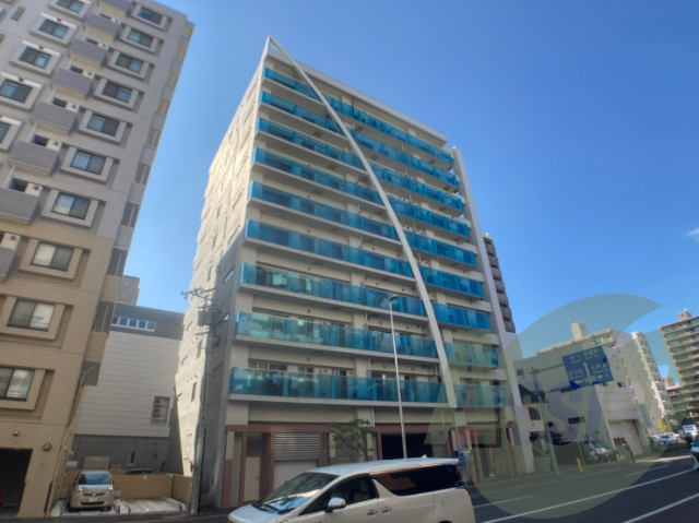 コローレ知事公館前の外観