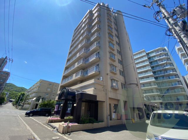 鹿友ディアプラザ旭ヶ丘の外観