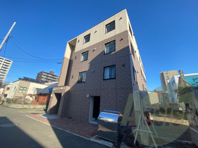 ジュネス山鼻の外観