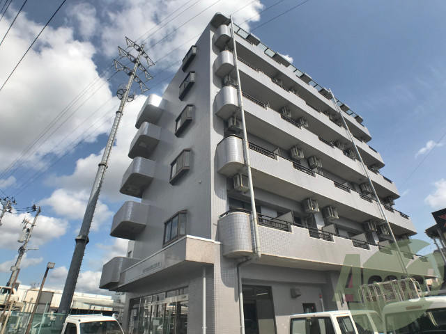 仙台市宮城野区苦竹１丁目の賃貸マンションの外観