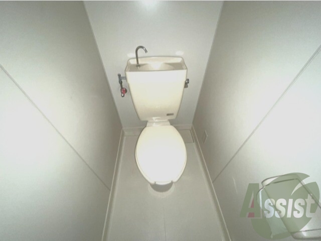 トイレとお風呂が別なので清潔に使えて嬉しいですね。 トイレとお風呂が別なので清潔に使えて嬉しいですね。