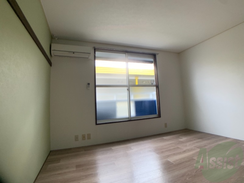 1Kなので寝室とリビングは同室になります。 1Kなので寝室とリビングは同室になります。