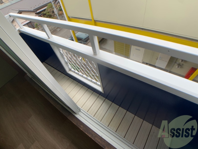 バルコニーがあるので洗濯物は外に干せそうですね。 バルコニーがあるので洗濯物は外に干せそうですね。