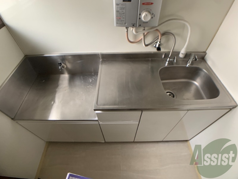 キッチンは調理をする場所もしっかりあっていいですね~。 キッチンは調理をする場所もしっかりあっていいですね~。