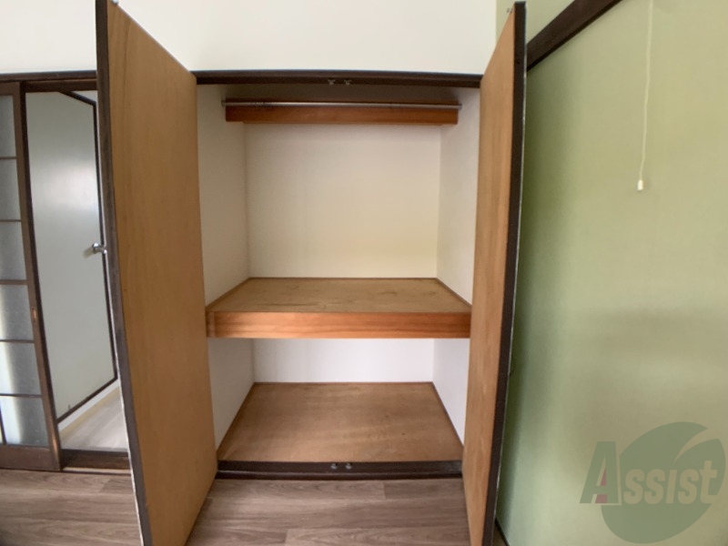 収納を開けるとこんな感じになっていました。 収納を開けるとこんな感じになっていました。