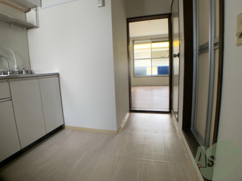 キッチンを撮影してみました。明るい雰囲気ですね。 キッチンを撮影してみました。明るい雰囲気ですね。