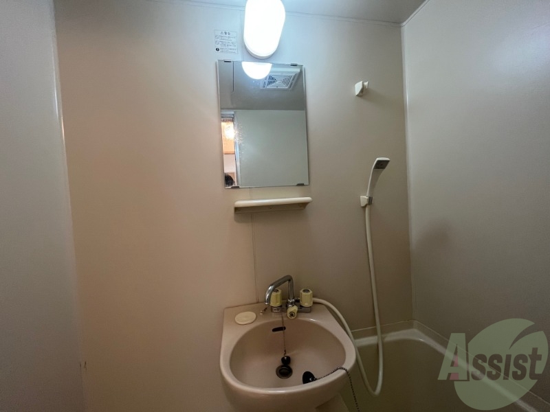 洗面スペースはこちらでご利用いただけます。 洗面スペースはこちらでご利用いただけます。