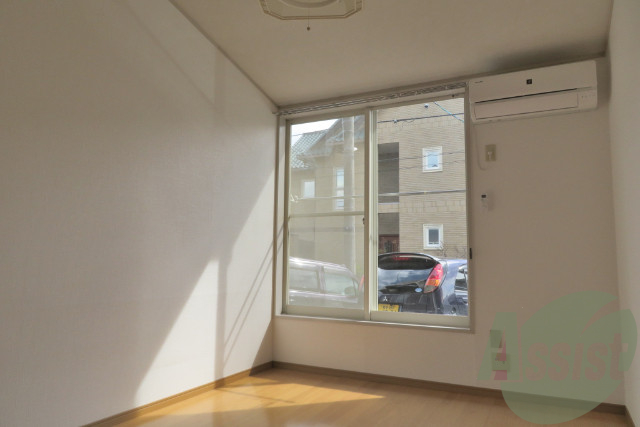 明るさが印象的なキレイなお部屋ですね~~。 明るさが印象的なキレイなお部屋ですね~~。