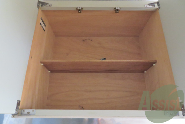 これはキッチン上部の収納ですかね、、、。 これはキッチン上部の収納ですかね、、、。