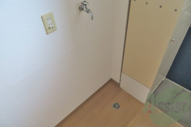 室内洗濯機置き場で天気が悪くても洗濯出来ます。 室内洗濯機置き場で天気が悪くても洗濯出来ます。