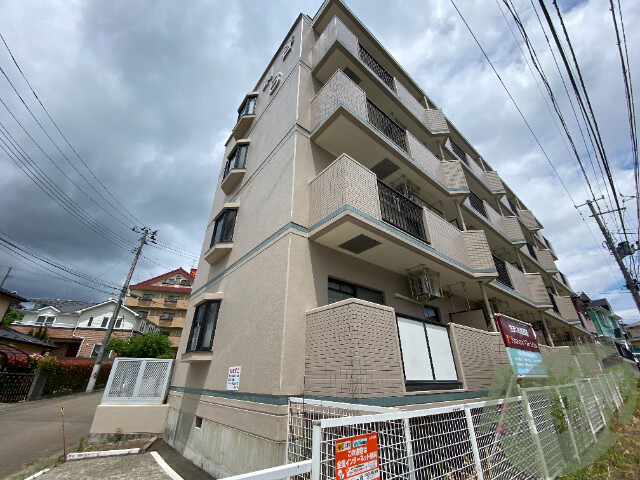 第８銅谷ビルの外観