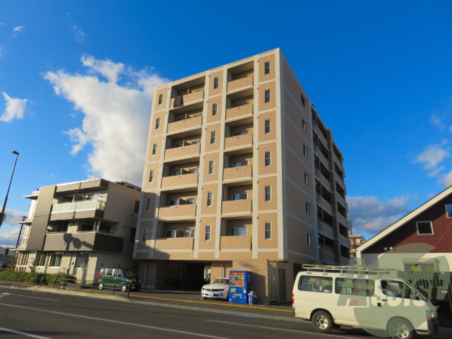 仙台市宮城野区苦竹２丁目の賃貸マンションの外観