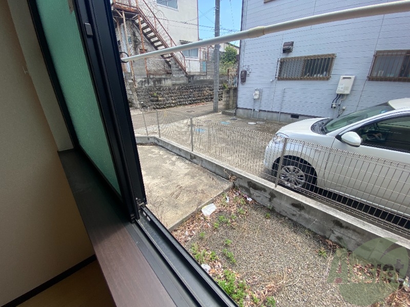 曇りガラスになっているので中の様子が見えなく安心ですね 曇りガラスになっているので中の様子が見えなく安心ですね