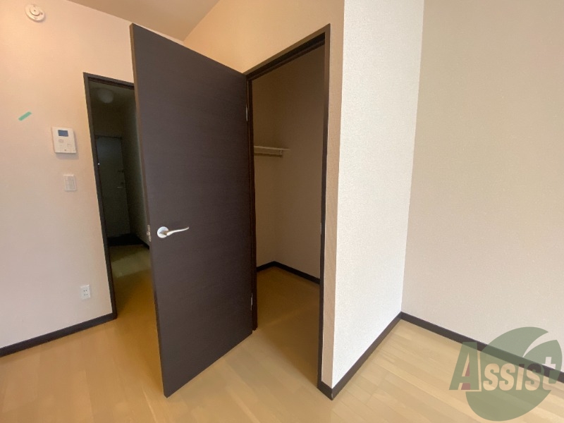 収納スペースは以外にも奥行きがあり広かったです。 収納スペースは以外にも奥行きがあり広かったです。