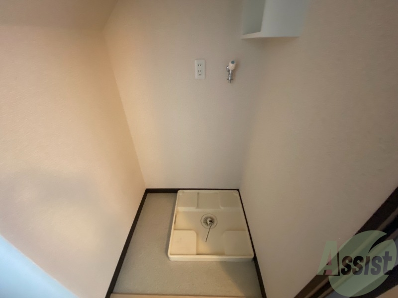 洗濯機置き場は室内に設置可能です。水漏れ対策されています 洗濯機置き場は室内に設置可能です。水漏れ対策されています