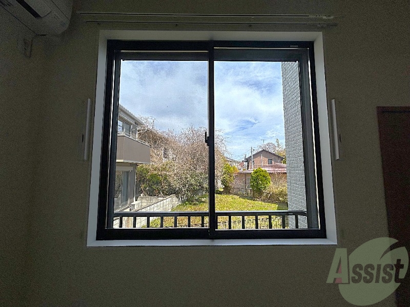 ベランダはございませんが大きな窓が付いております。 ベランダはございませんが大きな窓が付いております。