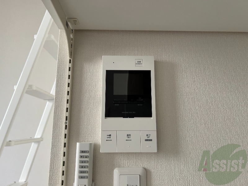 インターホンはモニター付きですので、来客の確認が出来ます。 インターホンはモニター付きですので、来客の確認が出来ます。