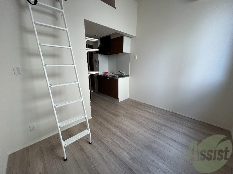 リビングの別角度になります。白を基調としていてお洒落です。 リビングの別角度になります。白を基調としていてお洒落です。