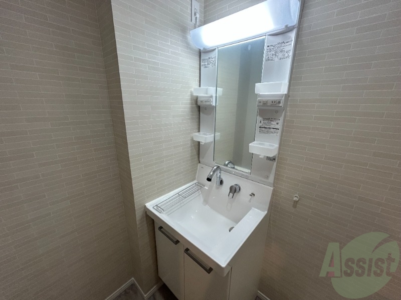 独立洗面台がございます。朝の支度はここで済ませましょう。 独立洗面台がございます。朝の支度はここで済ませましょう。