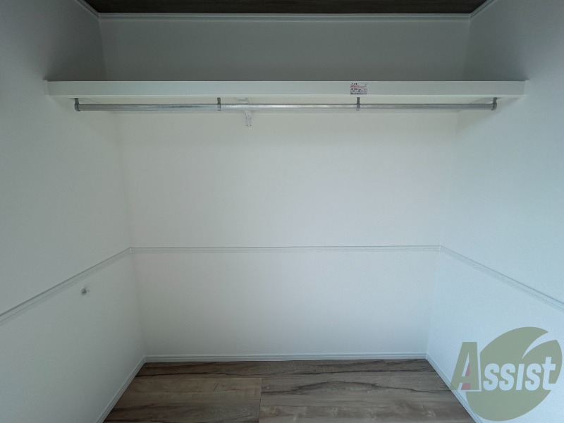 収納はこちらのオープンクローゼットをお使いください。 収納はこちらのオープンクローゼットをお使いください。