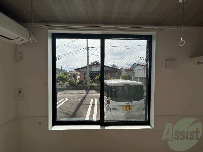 ベランダはございませんが、室内物干しが付いています。 ベランダはございませんが、室内物干しが付いています。