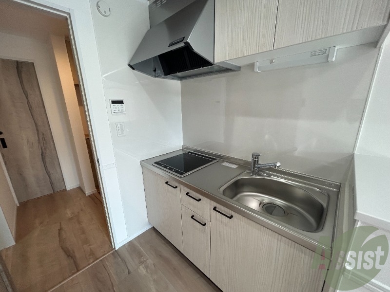 キッチンも同様に別の角度から撮影してみました。 キッチンも同様に別の角度から撮影してみました。