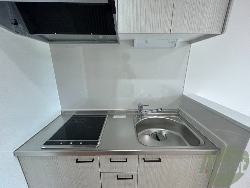 2口のIHコンロが設置済みのシステムキッチンです。 2口のIHコンロが設置済みのシステムキッチンです。