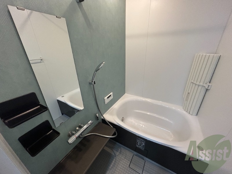 浴室には浴室乾燥機能がついてあり、追い焚きも使えます。 浴室には浴室乾燥機能がついてあり、追い焚きも使えます。