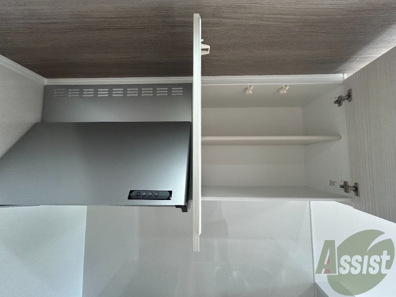 キッチン上部にも収納がありました。小物入れに使えそうです。 キッチン上部にも収納がありました。小物入れに使えそうです。