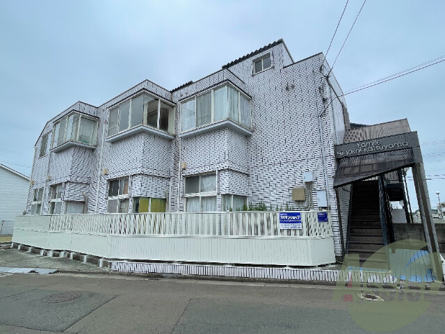 仙台市青葉区東勝山１丁目の賃貸アパートの外観