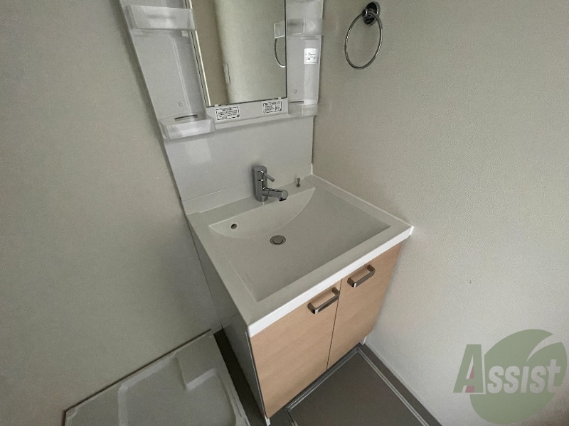 洗面台はシンプルなつくりで手入れがしやすそうですね。 洗面台はシンプルなつくりで手入れがしやすそうですね。